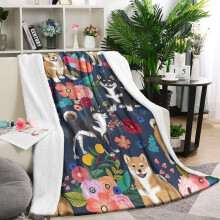 Plaid en flanelle à motifs Shiba Inu et fleurs, 152 x 203 cm, doux, chaud et léger, utilisable en toutes saisons sur canapé, lit ou fauteuil.