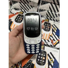 Celular Dual SIM 2G com tela de 2,4 polegadas e botões grandes, ideal para idosos.