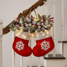 Weihnachtssockenkranz mit LED-Lichtern, 16 x 12 Zoll