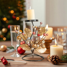 Weihnachtsleuchter aus Eisen mit Fruchtblattverzierungen