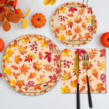 Tovaglia in plastica migliorata a tema Ringraziamento con motivi a foglie d'acero, adatta per decorazioni per feste e catering, 24 pezzi U