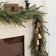 Guirlanda de rattan com folhas de pinheiro para decoração de interiores e exteriores (1,8 m)
