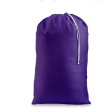 Nylon waszak met trekkoord, geschikt voor 3 wasbeurten.