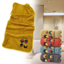 Serviette polaire corail jacquard à motif fraise, ultra douce et absorbante, pour le visage et les mains, motif fruits décoratif, jaune
