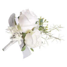 Boutonnière élégante en rose blanche artificielle avec ruban, idéale pour les mariages, les bals de fin d'année, les événements formels et les
