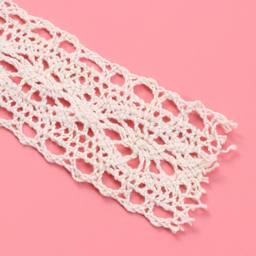Beige Lacework, En Handige DIY Strik Decoratie 2