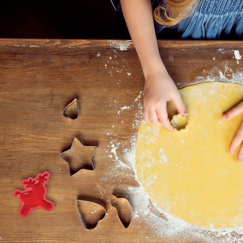 2Pcs Multi Function Red Silicone Mold for Baking Homemade Cakes and Cookies 2