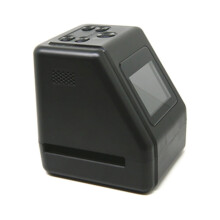 Scanners de filme e slides de 135/126/110 mm convertem negativos e slides coloridos em fotos digitais JPEG.