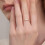 Anillo de titanio con nácar de 2 mm para mujer 3