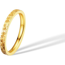 Anel com estrela rômbica gravada – Titânio banhado a ouro 18K e