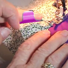 Professional Plastic Sewing Finger Pusher Thimble, Ergonomic, Purple