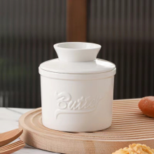 Burriera in ceramica con coperchio: Burriera da banco con acqua per burro spalmabile -