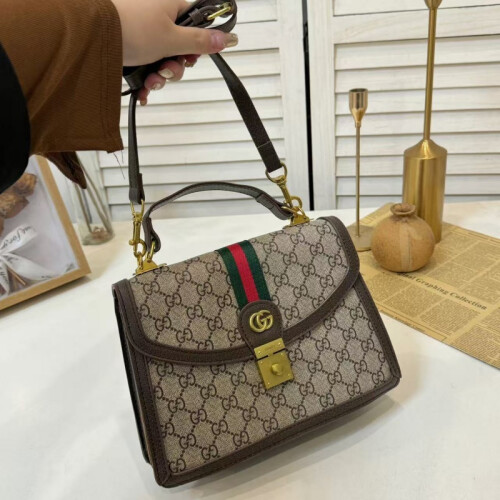 Envelope flap crossbody bag 2