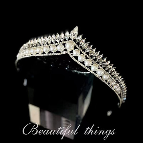 Elegant Hepburn-Style Wedding Tiara for Women 2
