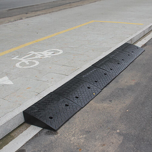 Living And Home 2 PCS Portable Rubber Kerb Ramps