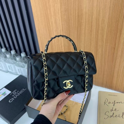 (Black) Diamond check crossbody bag-with box