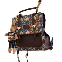 Hochwertiger Nischen-Rucksack, Schultertasche, Handtasche mit kleinem Hasenanhänger