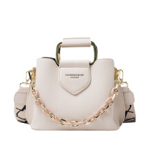 Pendlertasche mit Kette, Umhängetasche