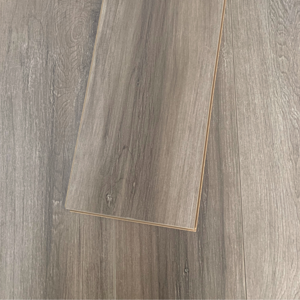 (Modern Chestnut) Royale 8Mm Laminate Flooring - 1.2M2 Pack Size - Modern Flooring - Various Colours 5056524033531