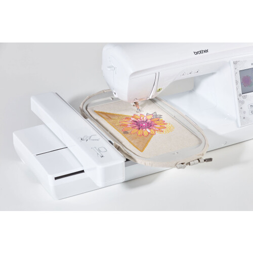 Brother Brother Innov-Is NV880E Embroidery Machine 2