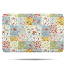 Alfombra de baño de microfibra con estampado floral, 17x27 pulgadas.