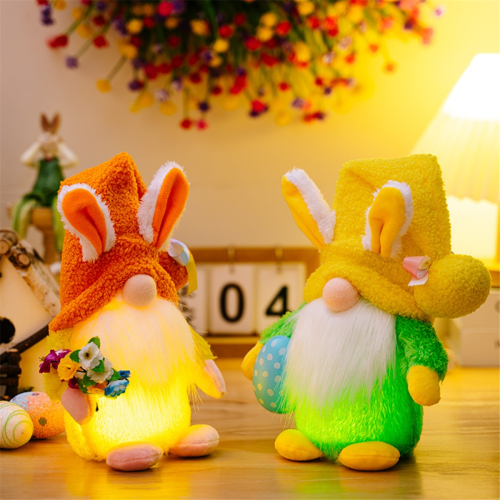 Lampadario a forma di gnomo pasquale con luce LED e cappello giallo 2