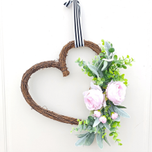 Heart-Shaped Artificial Wreath 13.7 Inch