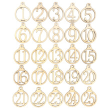 Houten kerstadventskalender met de nummers 1-25