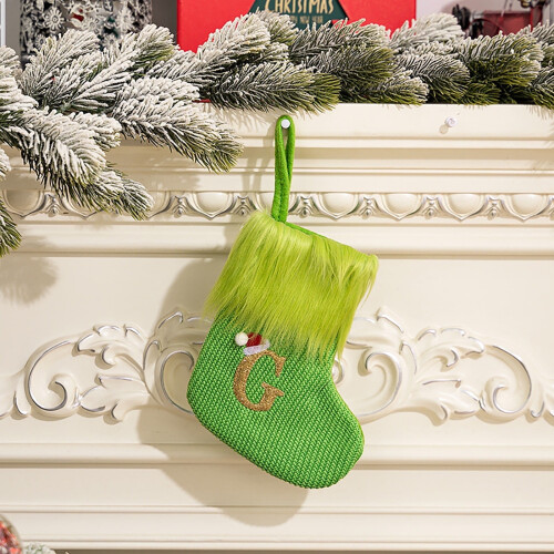 Kerstsok met geborduurde initialen, groen pluche, 7,9