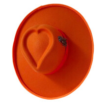 Classico cappello a cilindro Homburg da uomo con design a cuore, ideale per attività all'aperto.