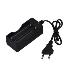 Universell 18650 Li-ion batterilader 110V/220V