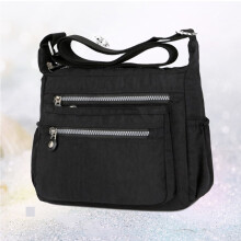 Bolso de hombro negro para mujer con correa y cierre de cremallera.
