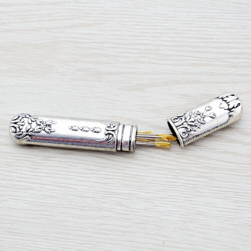 Silvery Needle Case for Needles 3.6-4.3cm and Small Items 2