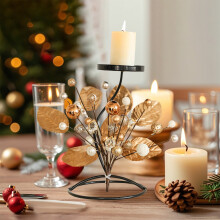 IJzeren kerstkandelaar met fruit- en bladmotief