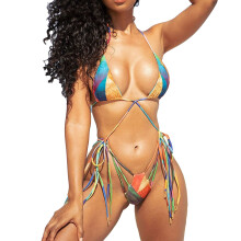 Bikiniset med sidoknytning och skrynklad stringtrosa, justerbar halterneck-triangelbikini för kvinnor som söker en sexig bikiniset-look med hög