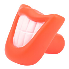 Lustiger Hundewelpe Kaut Ton Quietschendes Kichern GroßEs LäCheln Lippen und ZäHne Spielen Spielzeug Rot