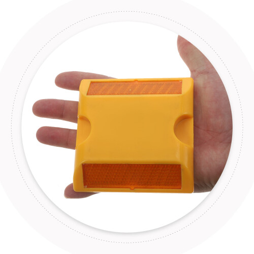 3Pcs Easy Install Yellow Plastic Reflective Roadside Safety Markers 2