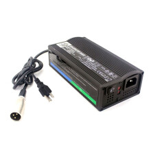 24V 5A AGM GEL Loodzuuracculader voor Krachtige Mobiliteitsscooters/Elektrische Rolstoelen HP8204B US-Stekker