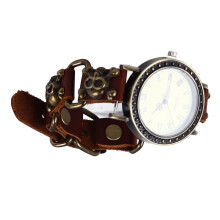 Orologio da polso unisex con cassa in lega, quadrante a teschio in quarzo, cinturino in pelle, fibbia in metallo, stile vintage