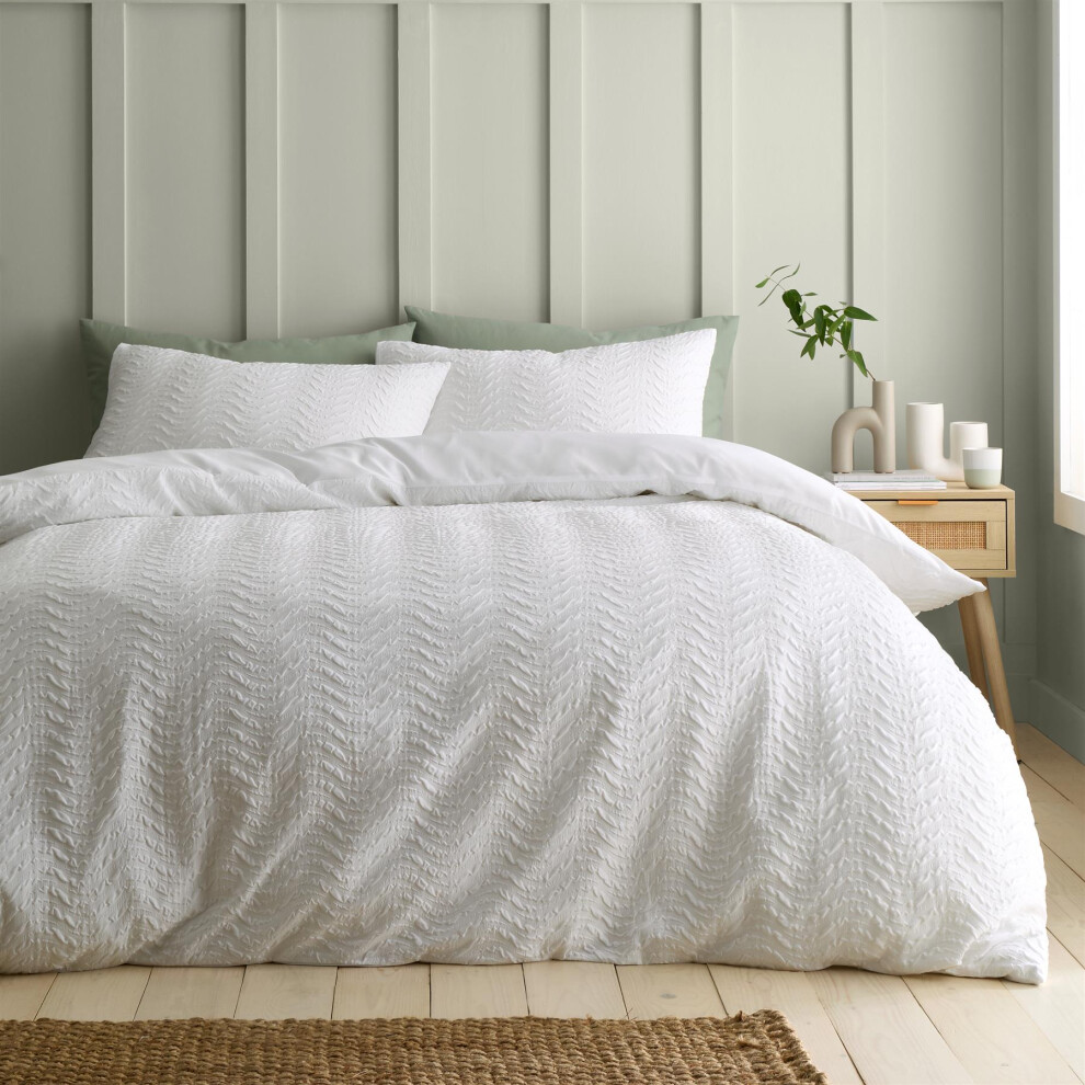 Catherine Lansfield Heatset Wave Super King Duvet Cover Set with Pillowcases White - Image 2
