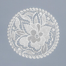 4Pcs Handmade Crochet Lace Doilies, Vintage Round Placemats & Snowflake Coasters – Table Decor, Wedding, Kitchen (Compatible with Standard