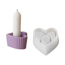 Moldes de silicone resistentes para diversos formatos, ideais para criar porta-objetos listrados exclusivos.