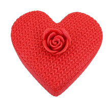 Boîte en forme de cœur rouge et blanche imprimée en 3D avec couvercle