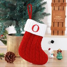 Meias de Natal Qocolhg com Inicial, 18 cm, em Tricô Vermelho e Branco com Letra (O) Bordada, para Decoração de Árvore e Lareira.