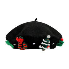 Kerstdecoraties onder de $8: Klassieke rode wollen kerstbaret voor dames, feestelijke wintermuts met kermispatroon en zachte voering.