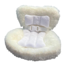 Doll Car Seat for 17cm Dolls with Air Vent Clip, Cute and Functional Car Ornament for Blind Box Doll Fans, Collectors, Display Dolls (White)