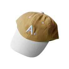 Unisex katoenen baseballpet met kleurblokdesign.
