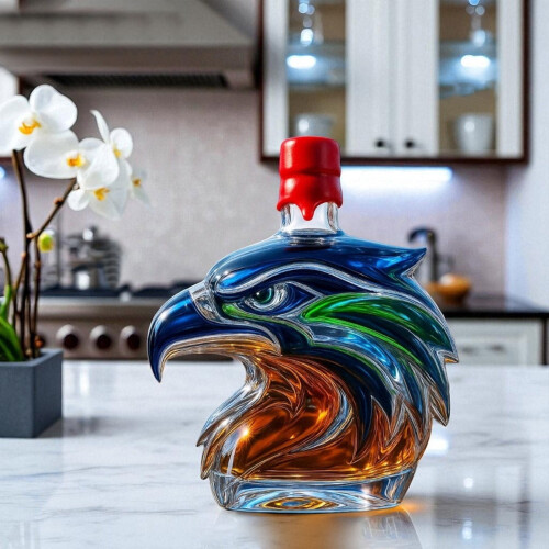 Eagle Whisky Decanter Glass Bottle 3D Hawk Head