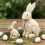 Ensemble de 2 statues de lapins en résine couleur bois 1