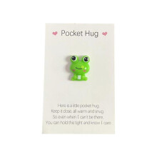 Pekkaxy Resin Frog Hugs Greeting Card (2.16x3.14 in), Cute Mini Figurine Gift for Family, Friends, Teachers – Tabletop Display for Office, Nursery,